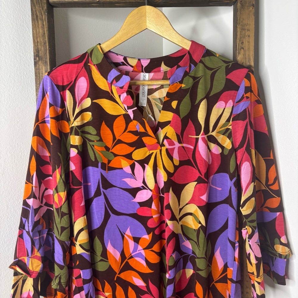 Dear Scarlett Multicolor Leaf Print Women's Top - Picture 3 of 5